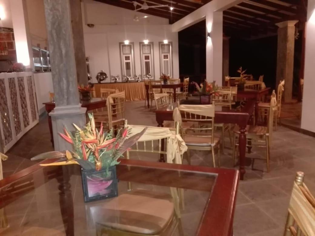 Villa Birdlake Hikkaduwa Ngoại thất bức ảnh